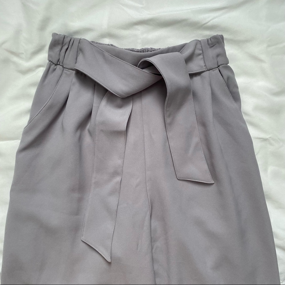 Lululemon Noir Crop